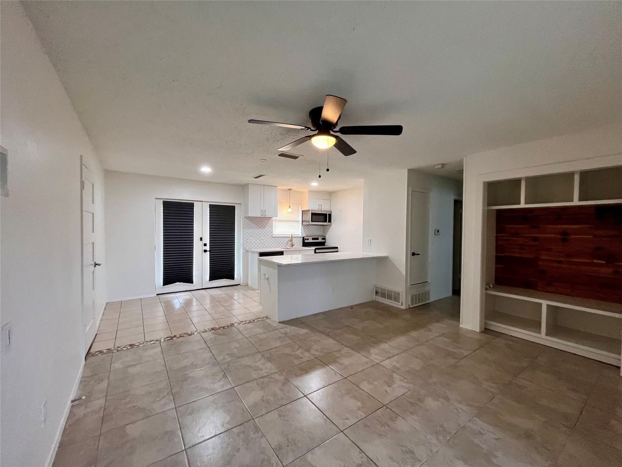 721 Lisa Ln - Photo 5 of 36