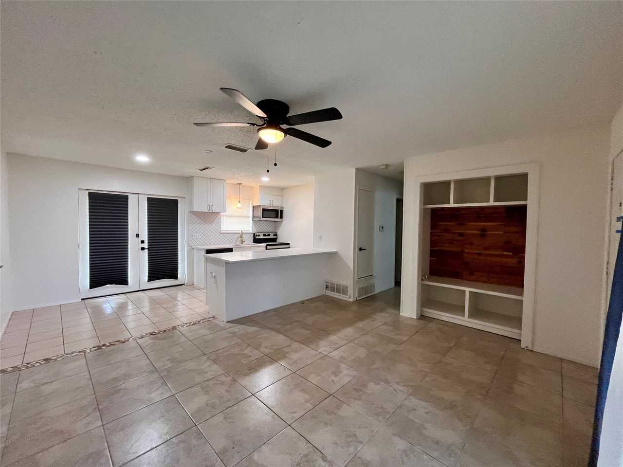 721 Lisa Ln - Photo 7 of 36