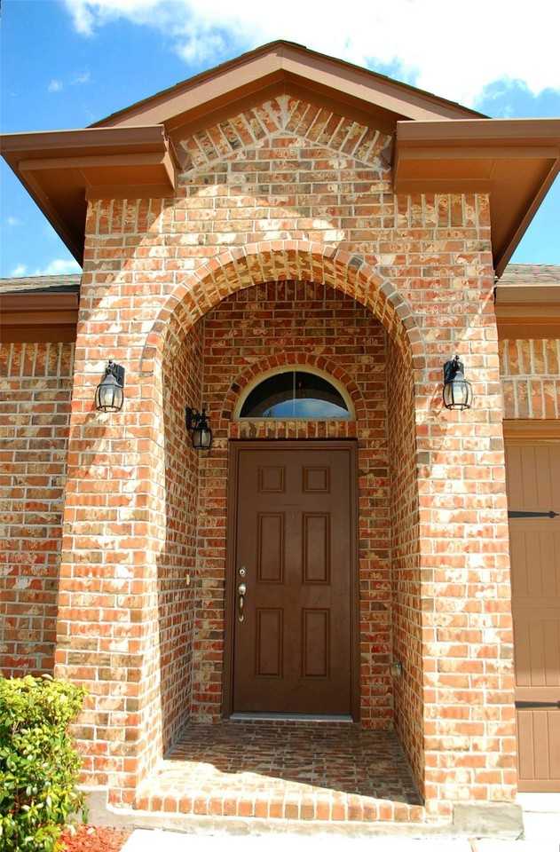 473 Spring Dr - Photo 2 of 34