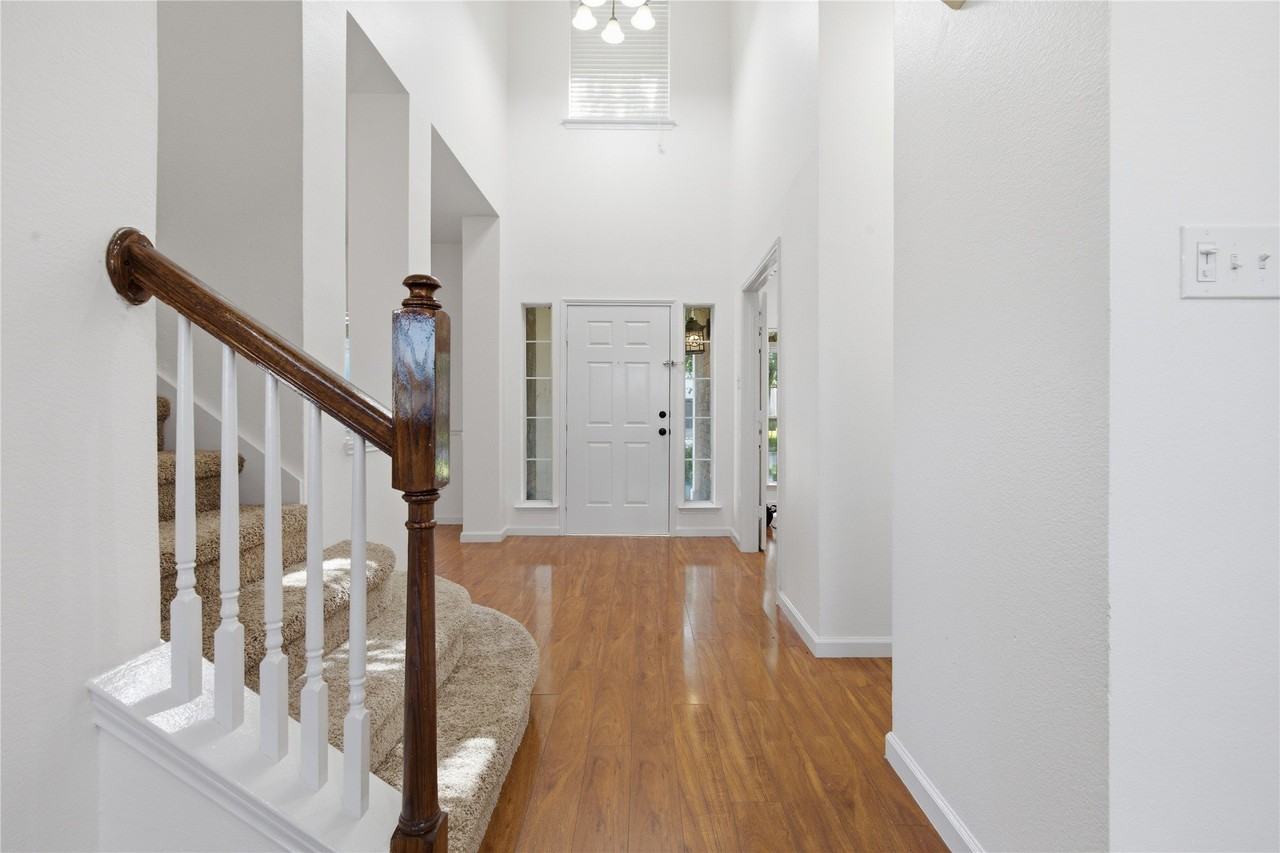 2114 Rustic Ridge Dr - Photo 5 of 40
