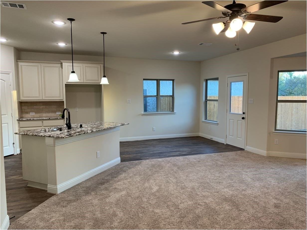 7806 Cottonwood Dr - Photo 2 of 20