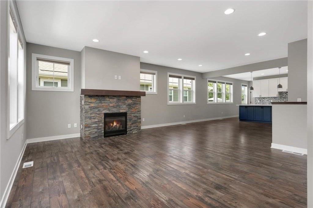 15590 Duck Trail Ln - Photo 5 of 50