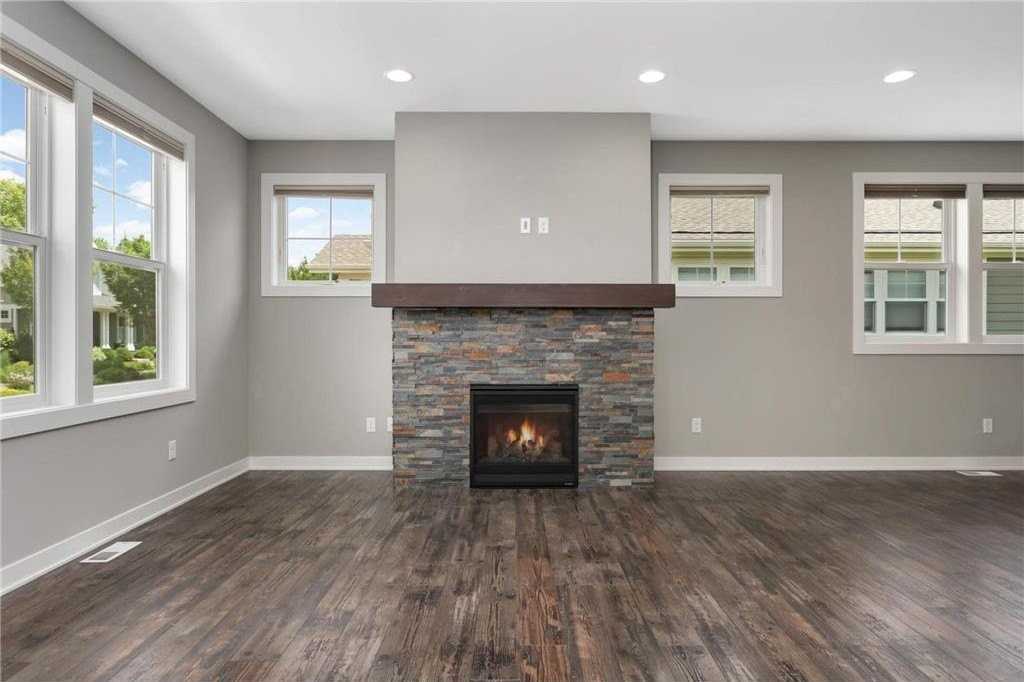 15590 Duck Trail Ln - Photo 6 of 50