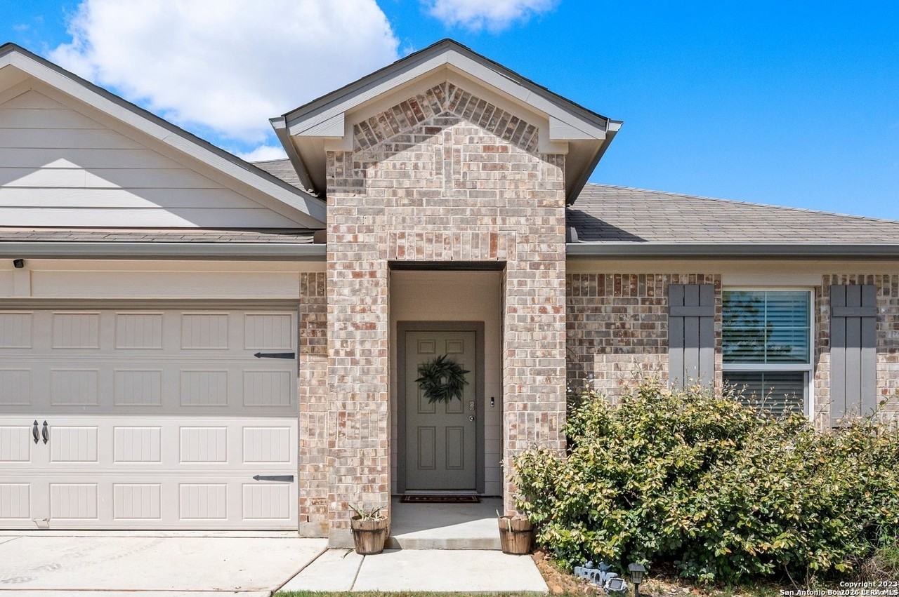 723 Armadillo Dr - Photo 4 of 29