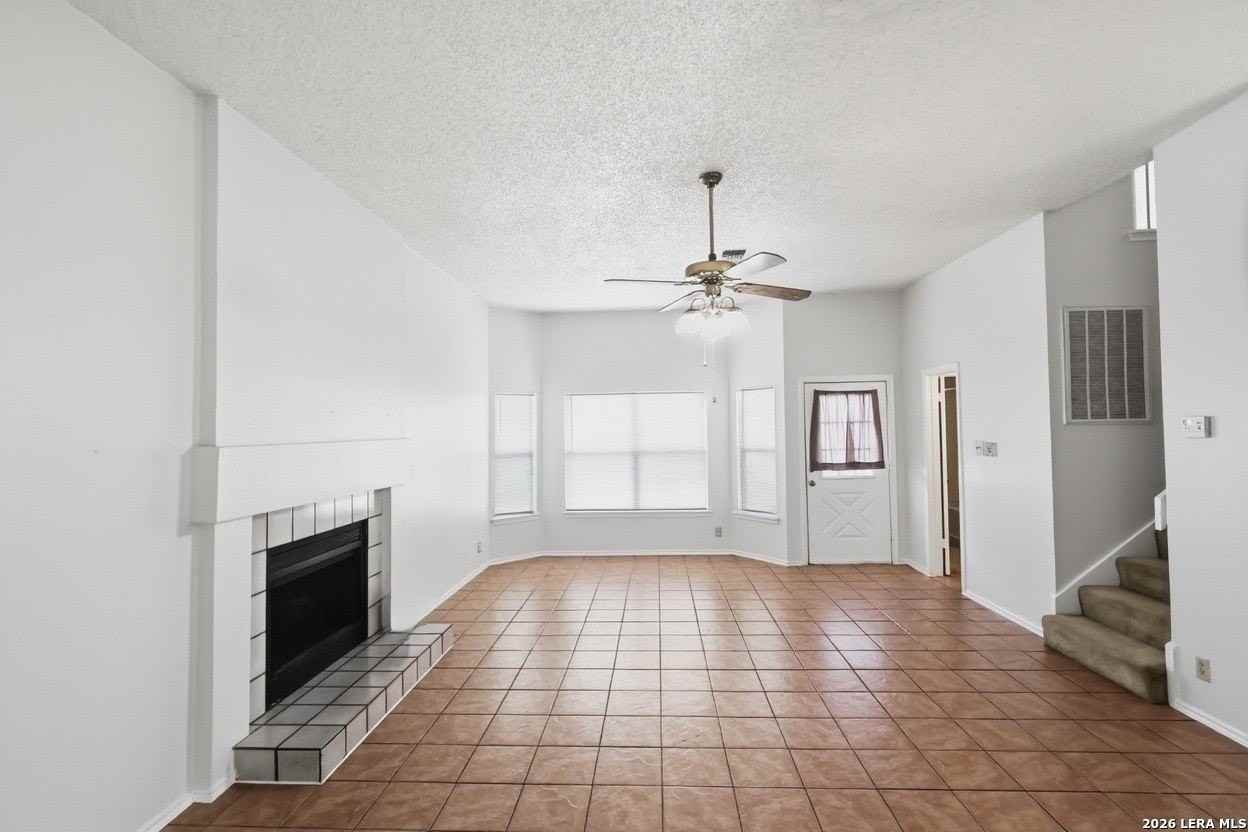 227 Burlington Dr - Photo 4 of 30