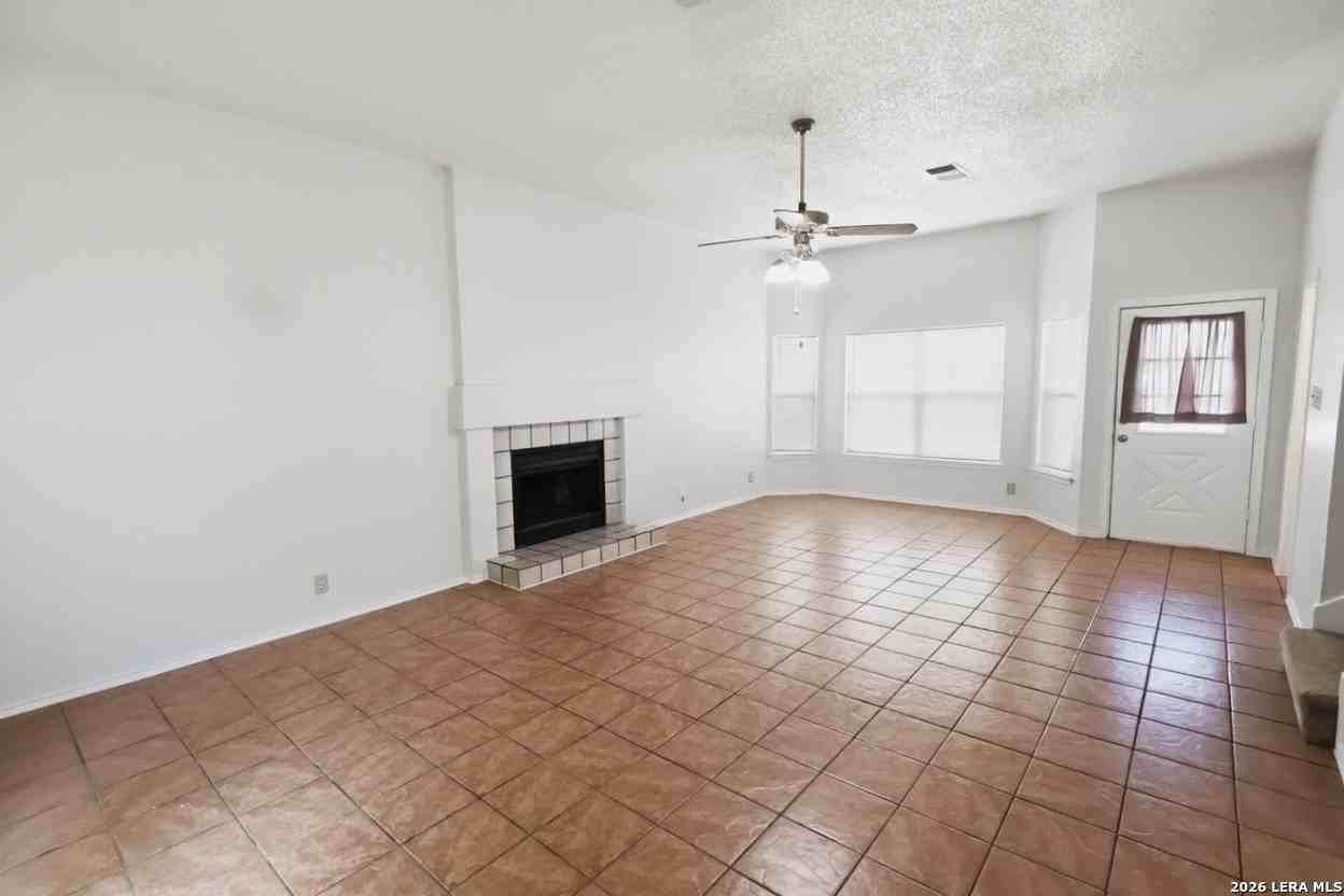 227 Burlington Dr - Photo 5 of 30