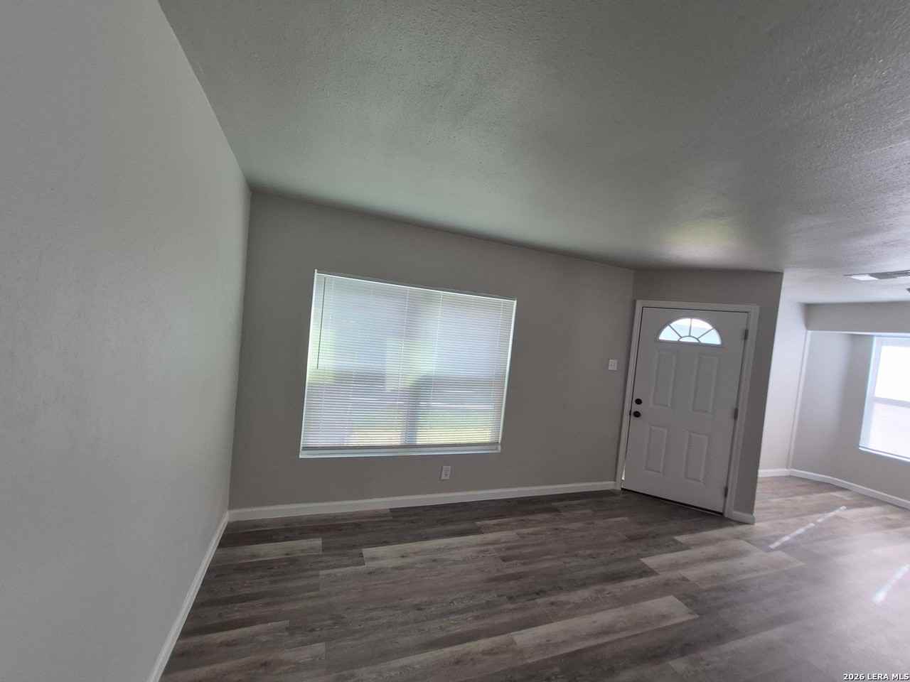 4025 Coral Sunrise - Photo 3 of 28
