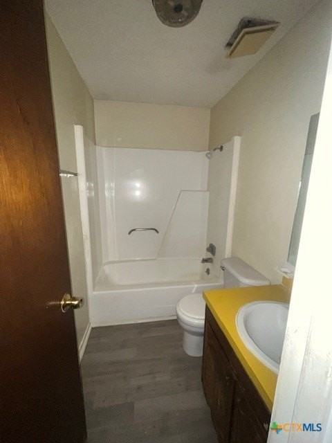 410 Veterans Ave #1 - Photo 3 of 6
