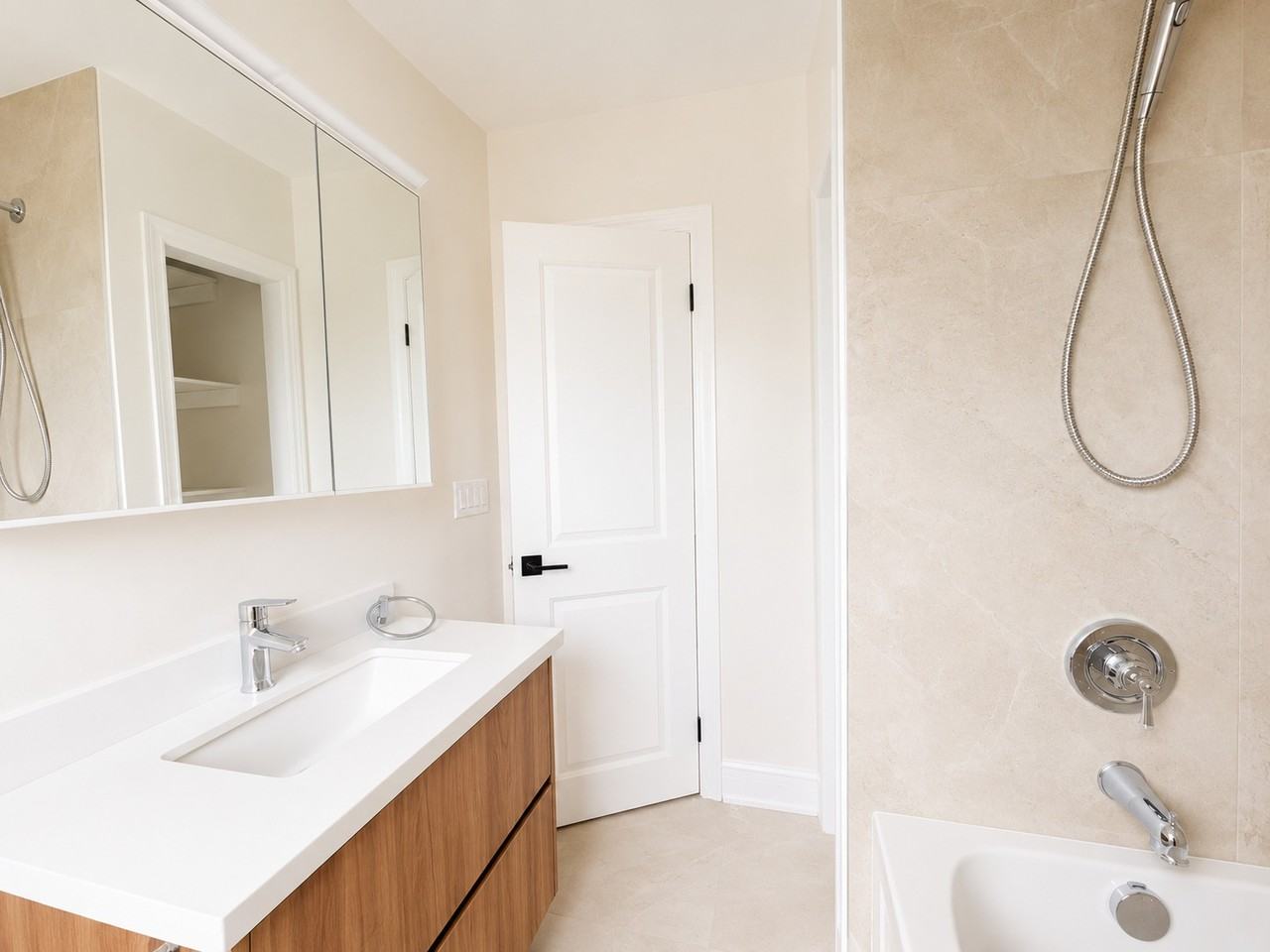 300 Earlscourt Avenue #2 - Photo 4 of 7