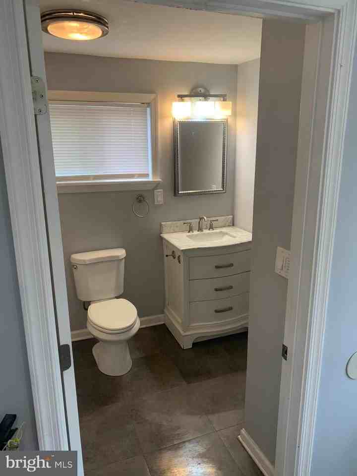 127 Cove Rd - Photo 6 of 12