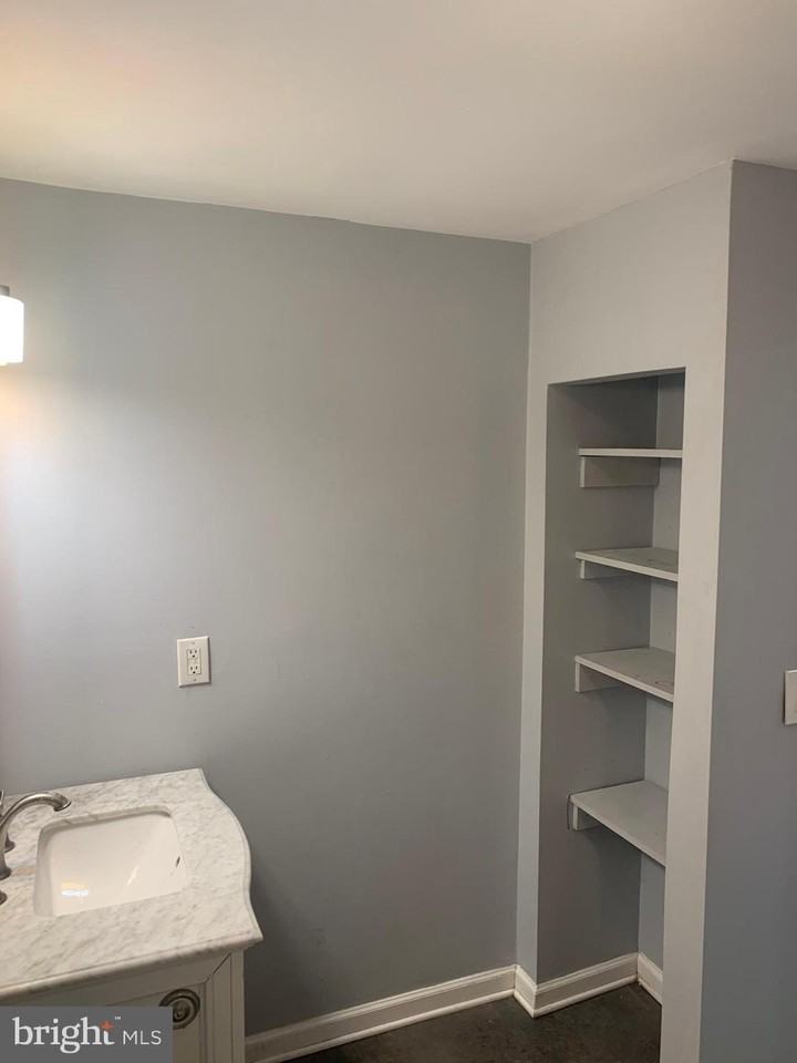 127 Cove Rd - Photo 7 of 12