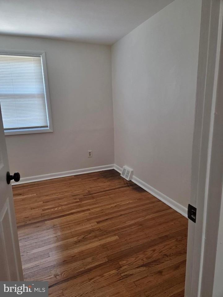 1315 Harshaw Rd - Photo 6 of 16