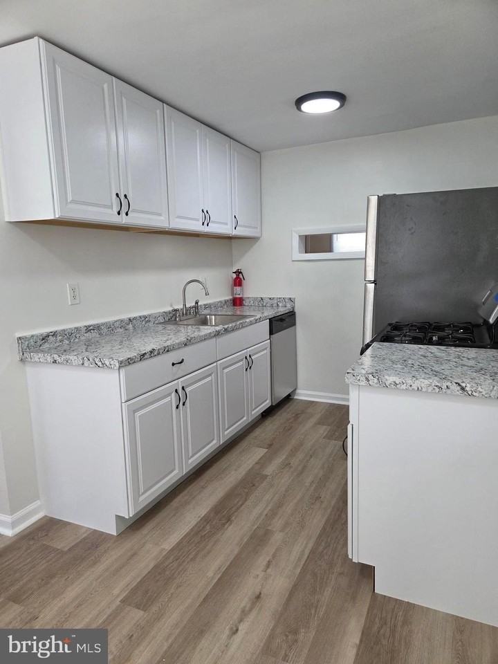 1315 Harshaw Rd - Photo 7 of 16