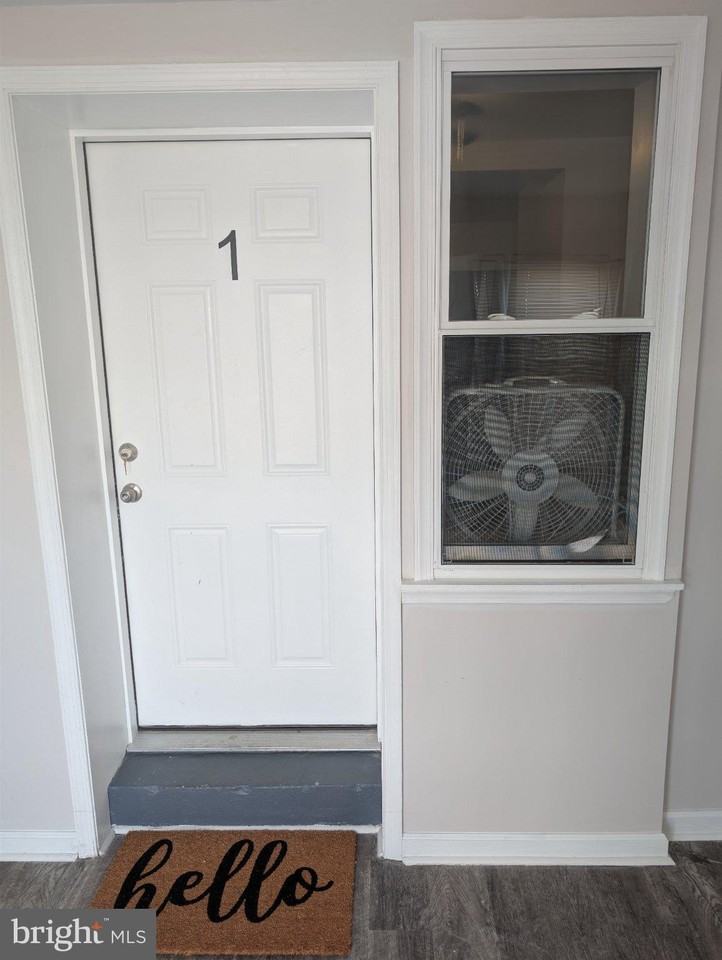 5933 Trinity St #1stFL - Photo 3 of 18