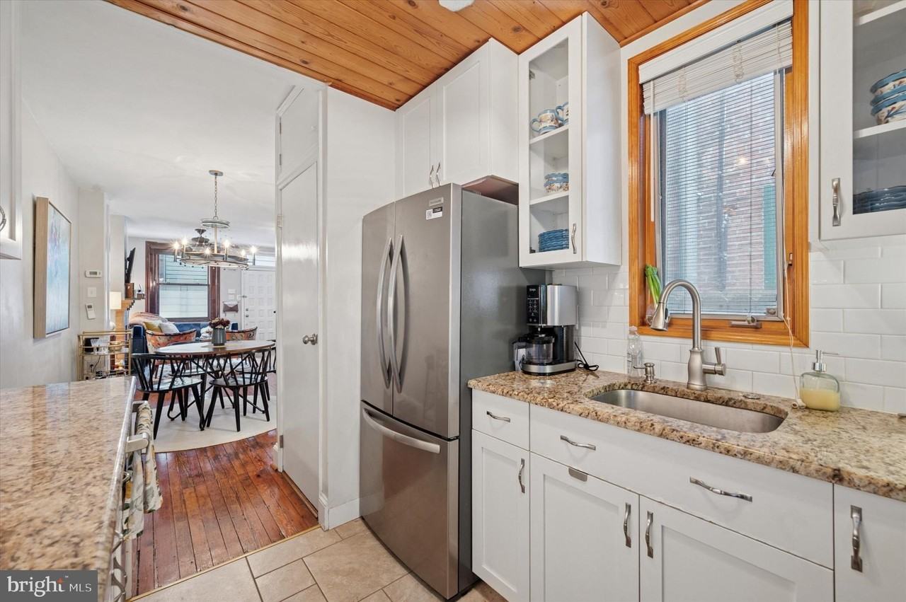 1208 Saint James St - Photo 7 of 15
