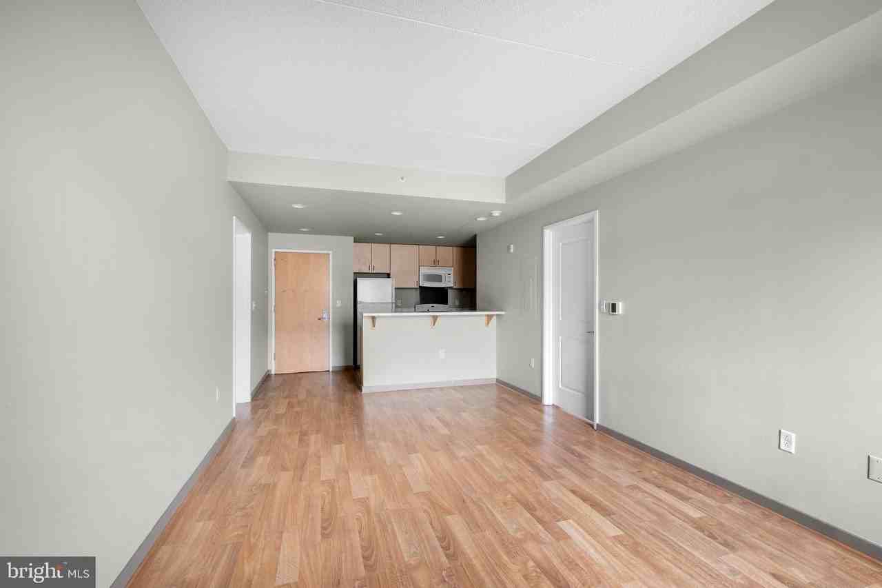 815-37 Arch St #218 - Photo 7 of 17