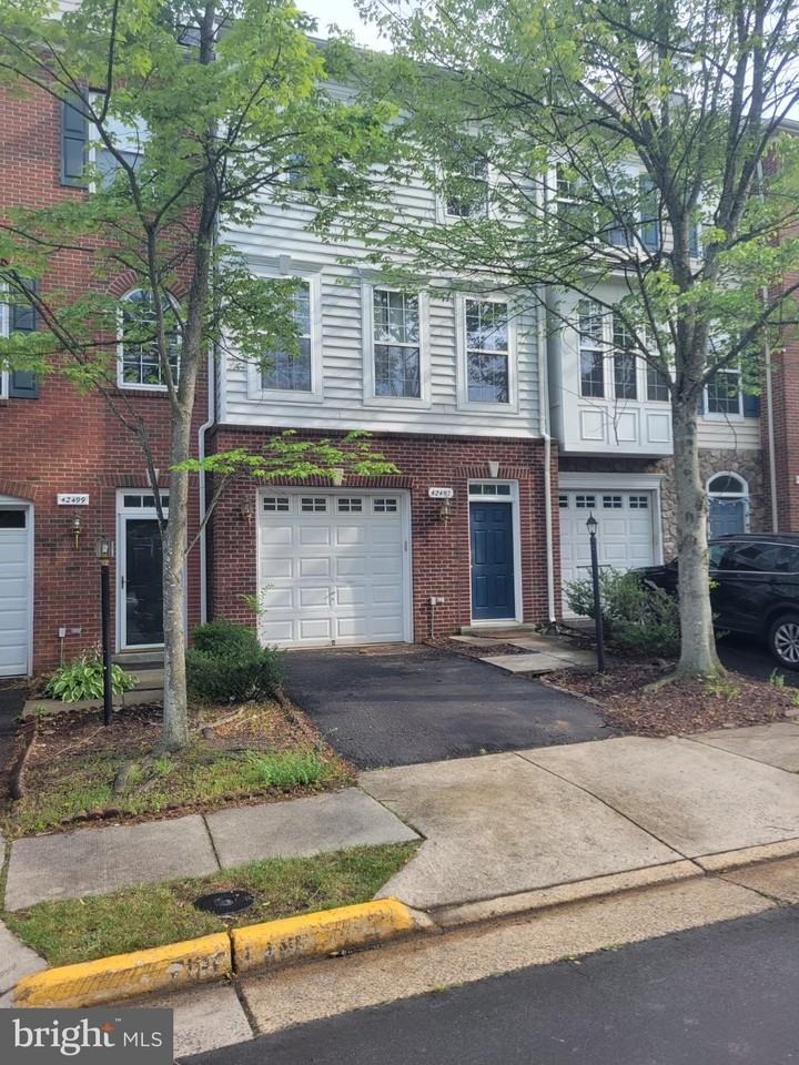 42497 Magellan Sq - Photo 2 of 50