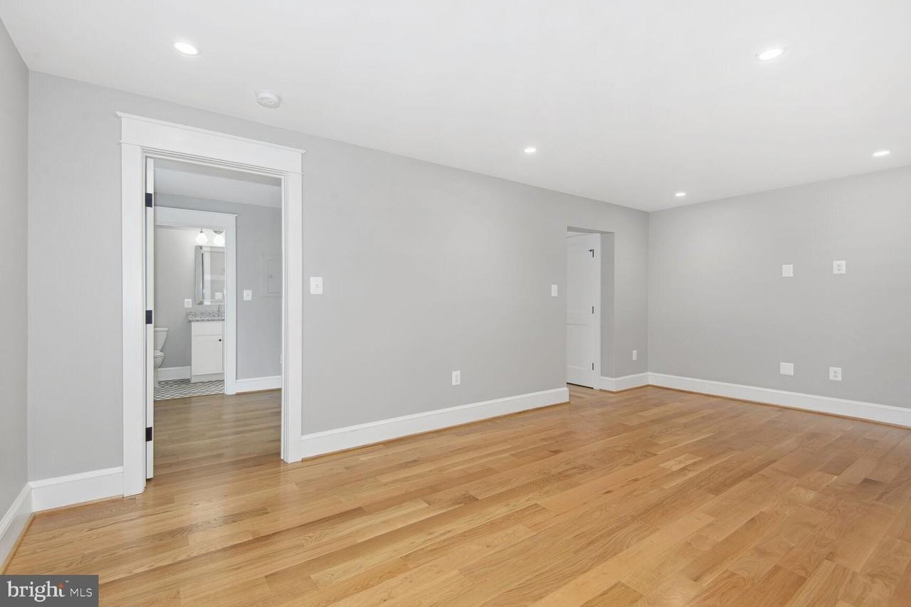 11 S Madison St #203 - Photo 3 of 7