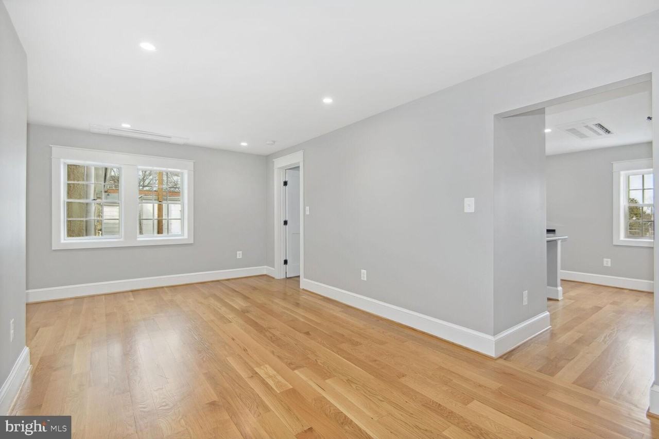 11 S Madison St #203 - Photo 4 of 7