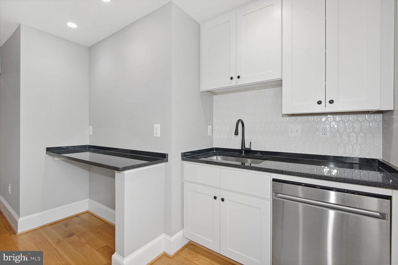 11 S Madison St #203 - Photo 5 of 7