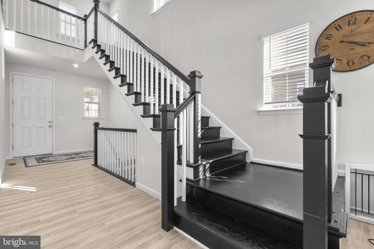 68 Snowdrop Dr - Photo 5 of 50