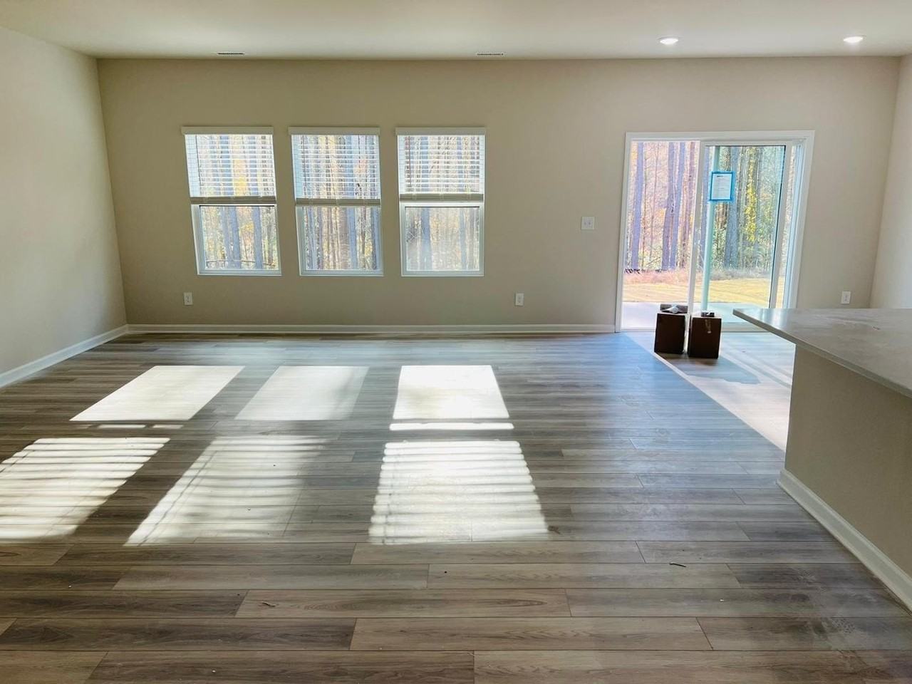 745 Riguard Way - Photo 2 of 31