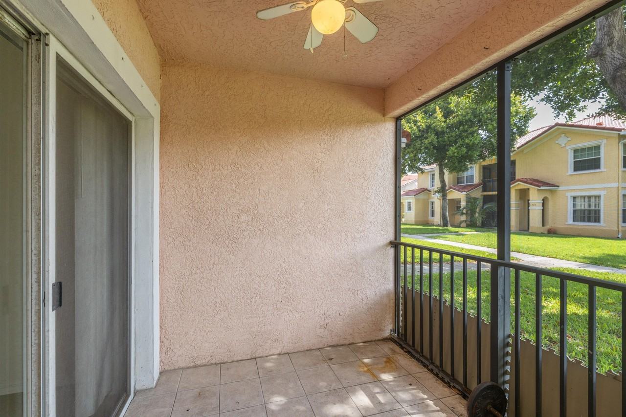 1307 Belmont Ln #1307 - Photo 3 of 23