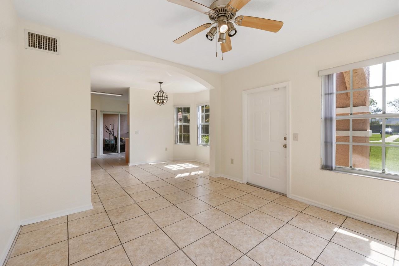 1307 Belmont Ln #1307 - Photo 4 of 23