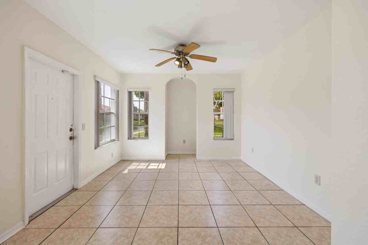 1307 Belmont Ln #1307 - Photo 6 of 23