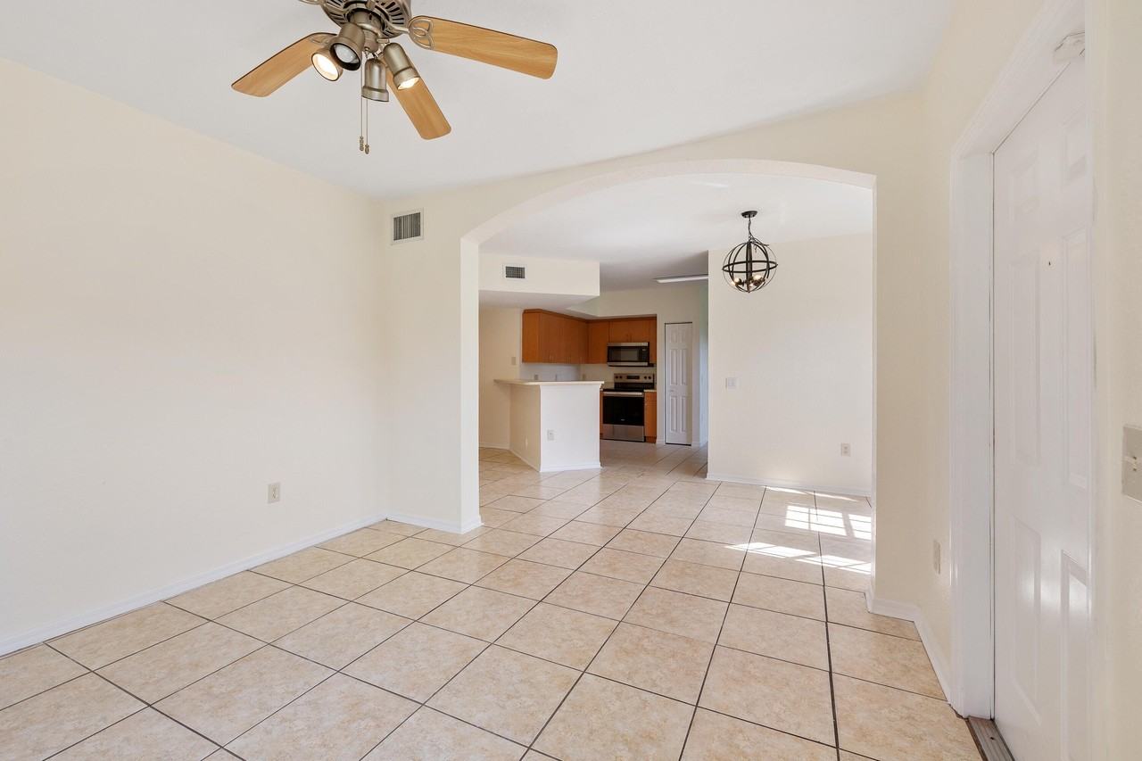 1307 Belmont Ln #1307 - Photo 7 of 23