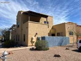 featured image of 1211 Lombard Way