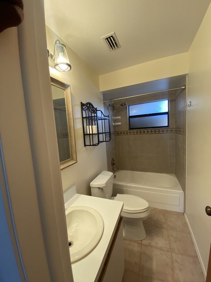 3694 Hardwood Ct - Photo 5 of 19