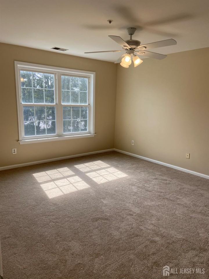 224 Waterford Dr - Photo 6 of 18