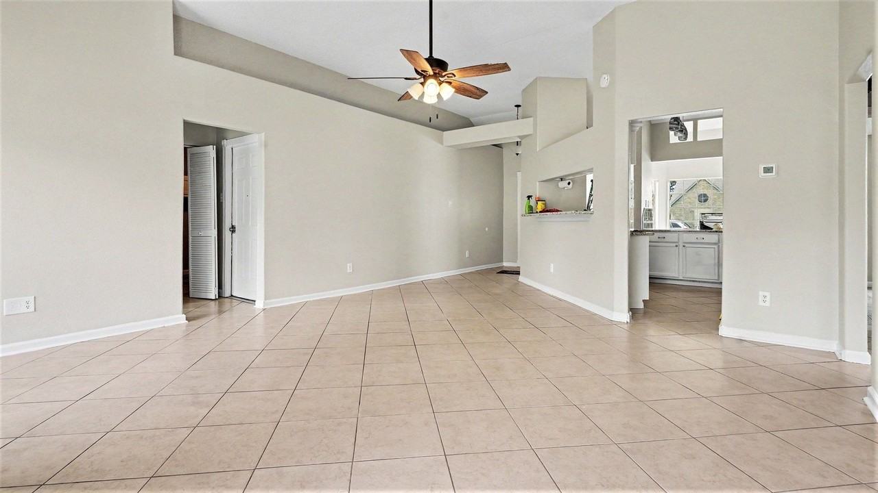 3427 Brookwood Dr - Photo 4 of 18