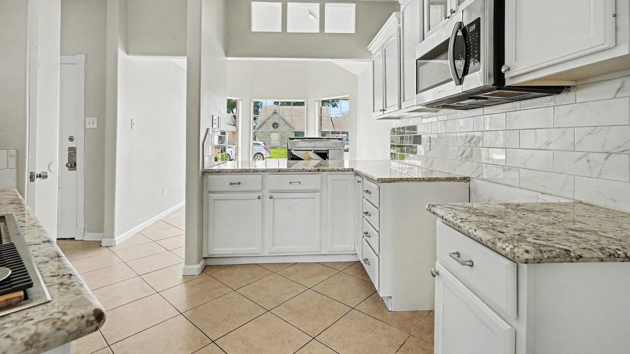 3427 Brookwood Dr - Photo 6 of 18