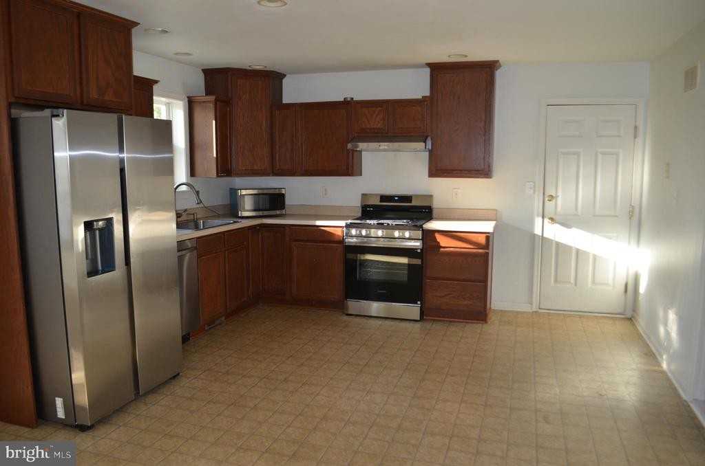 12113 Fallen Timbers Cir - Photo 6 of 29
