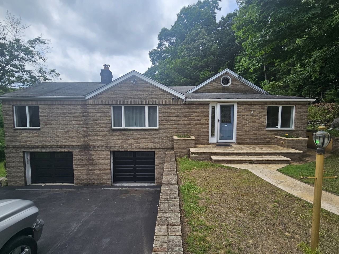69 Mount Hope Rd #1