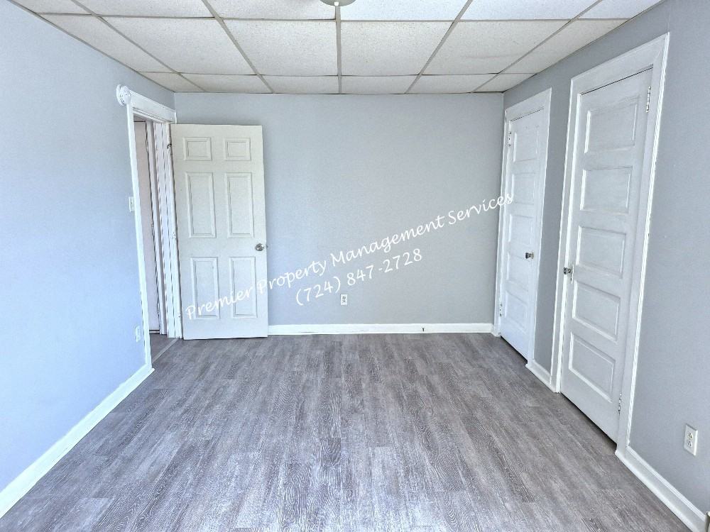 542 Midland Ave #B - Photo 4 of 14