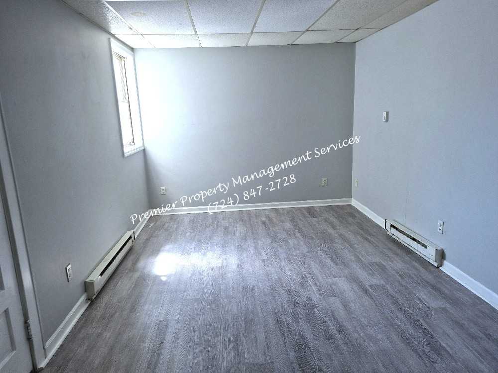 542 Midland Ave #B - Photo 5 of 14