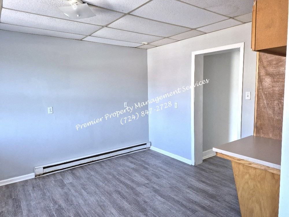 542 Midland Ave #B - Photo 7 of 14