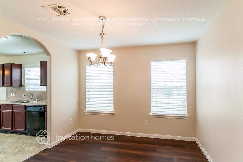 1511 Weiland Manor Ln - Photo 5 of 10