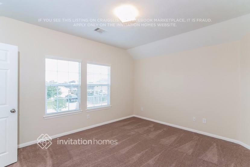 1511 Weiland Manor Ln - Photo 6 of 10