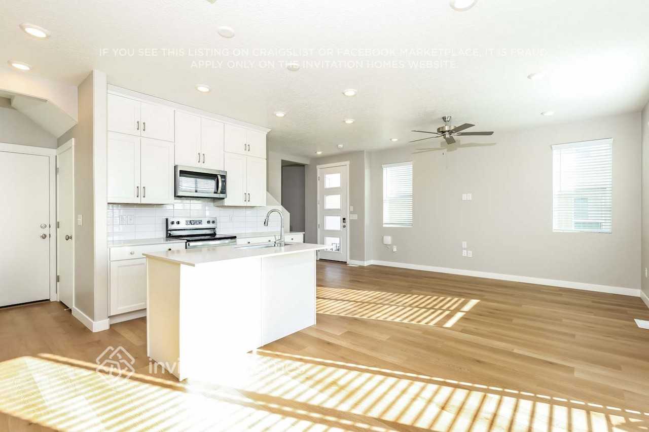 6049 W Upper Brook Ln - Photo 7 of 20