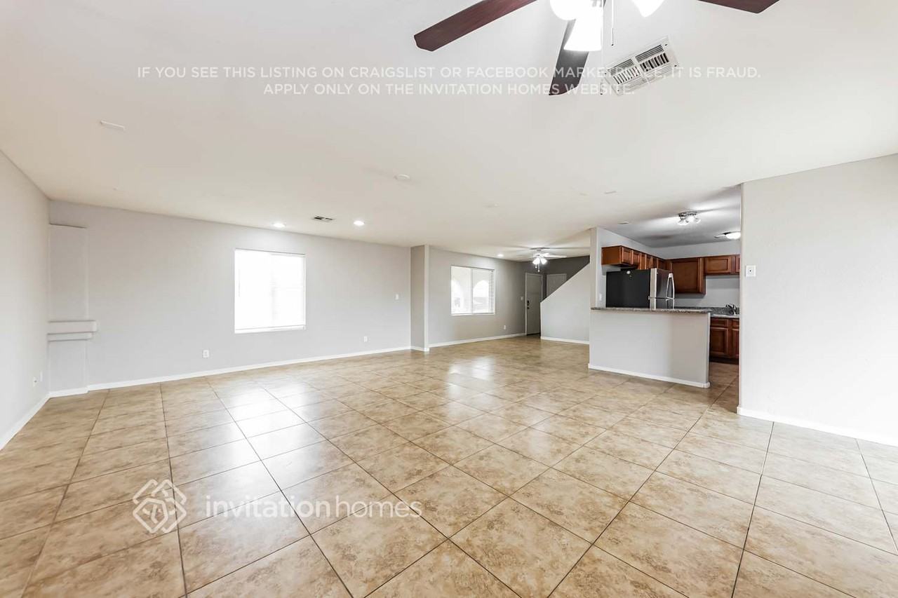 12621 N 37th Dr - Photo 7 of 19