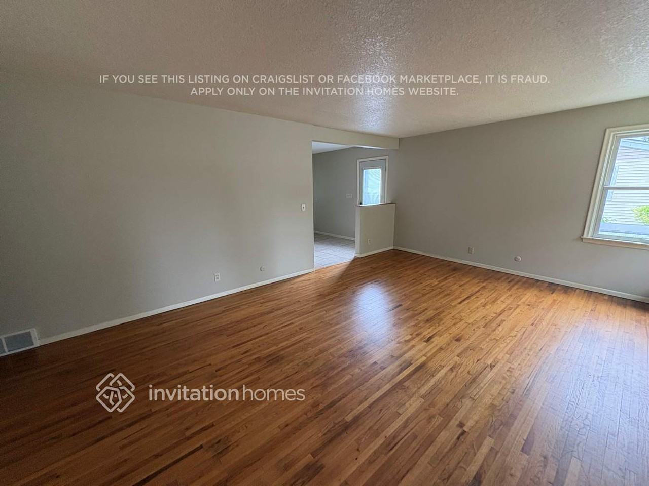 1874 7th St - Photo 3 of 18