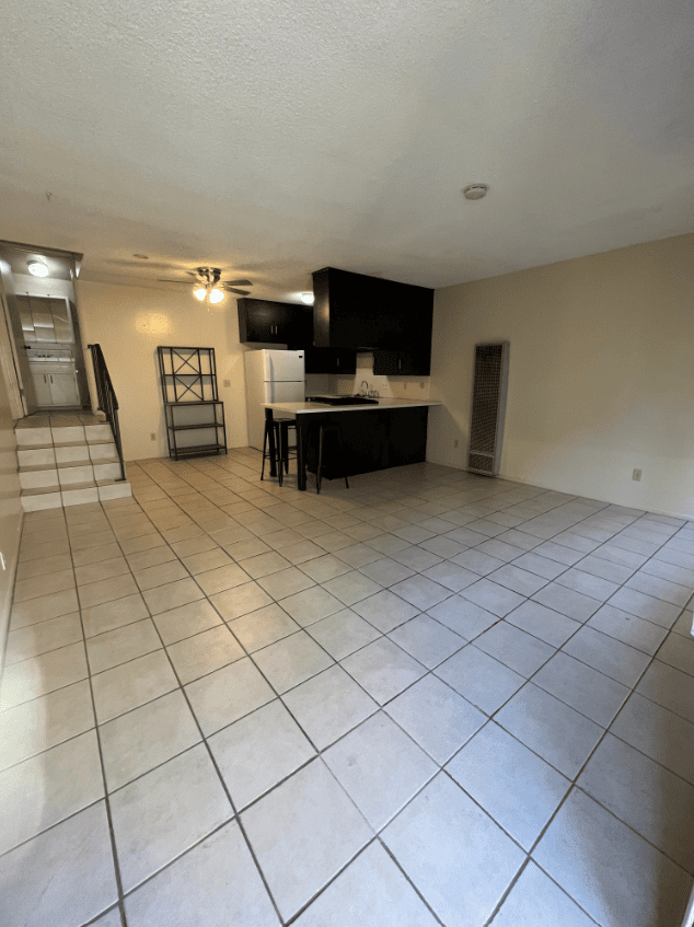 240 South Holliston Avenue #4 - Photo 3 of 10