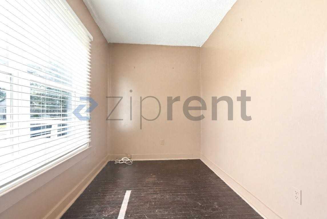 1301 N 6th Ave - Photo 4 of 14