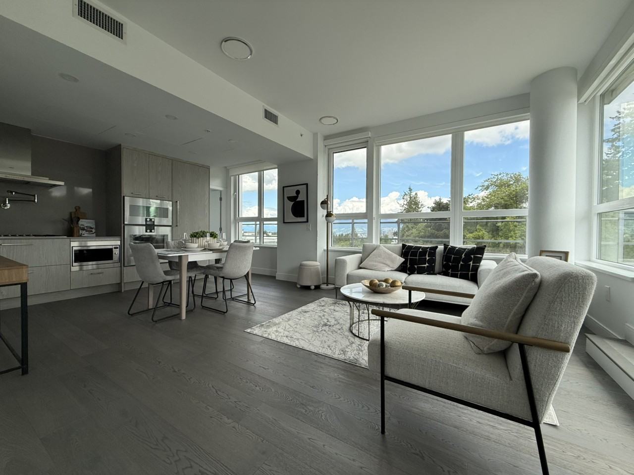 Cambie St - Photo 4 of 15
