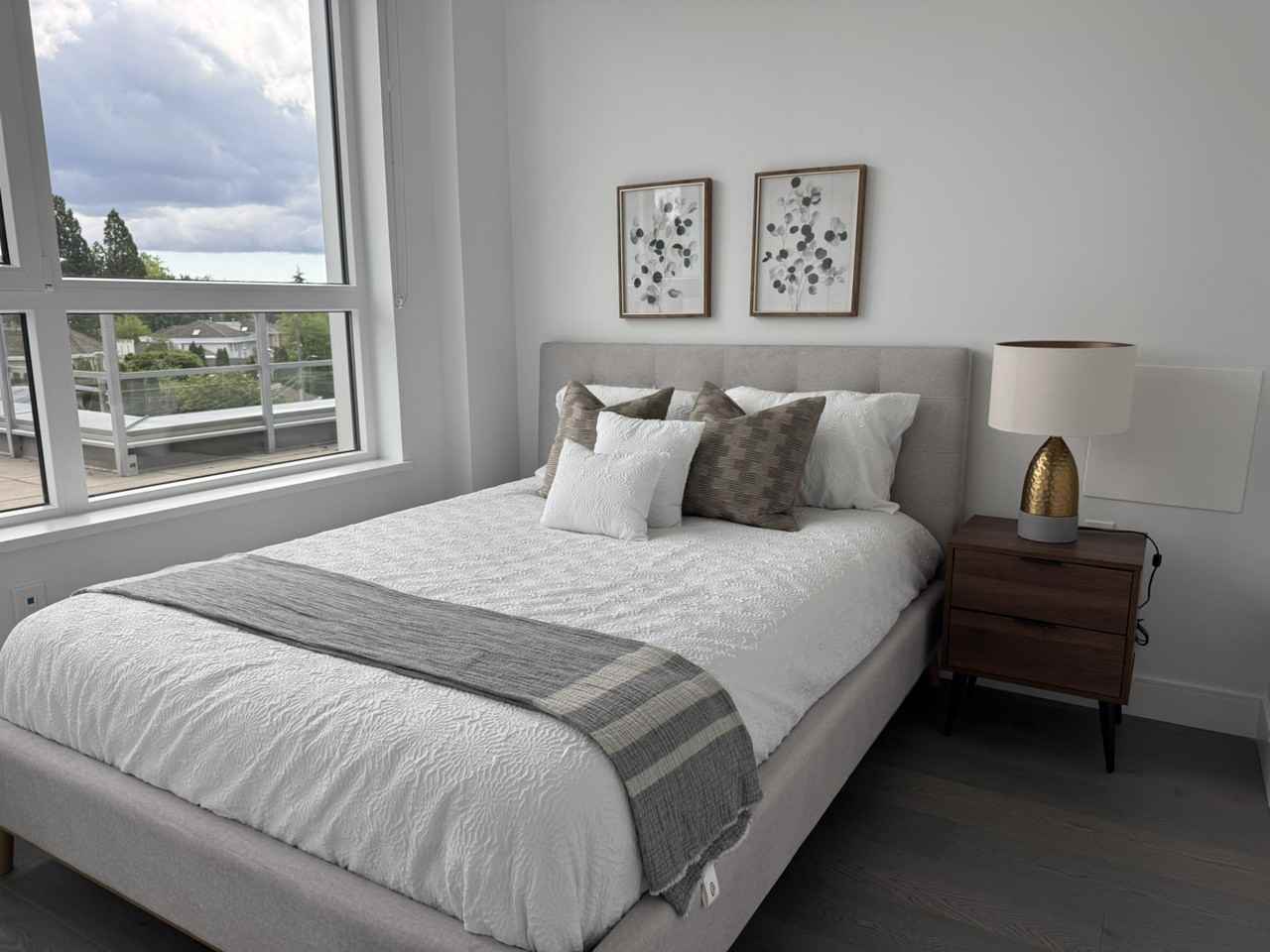 Cambie St - Photo 7 of 15