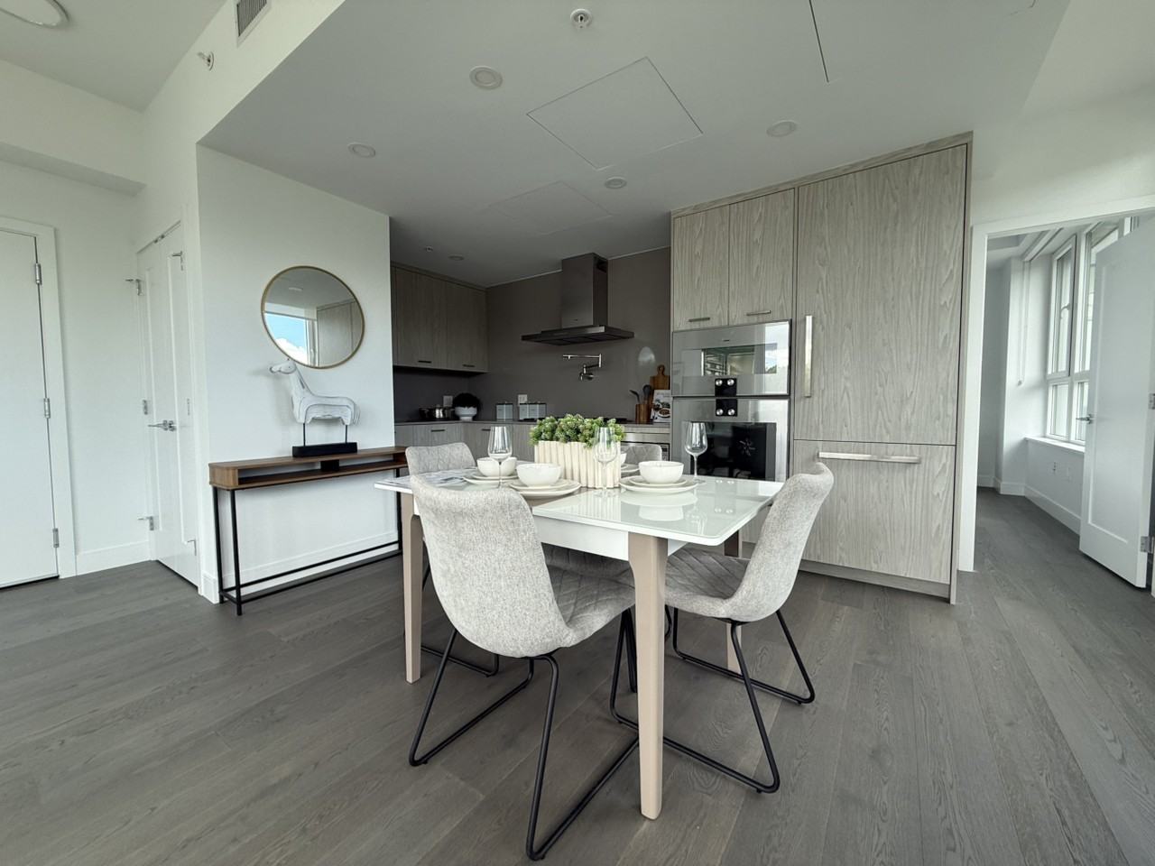Cambie St - Photo 5 of 15